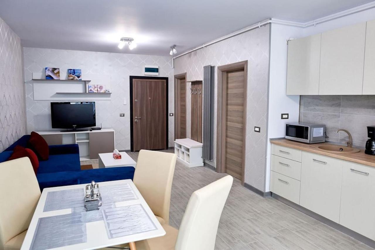 Blue Apartment In Spa N Pool Beach Resort Navodari Exterior photo